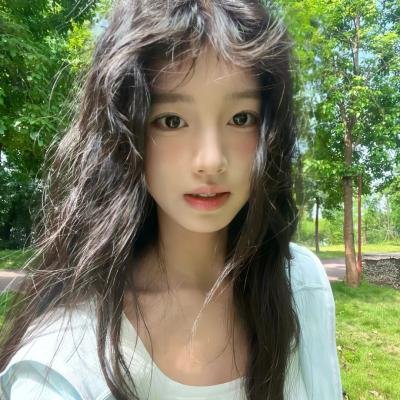 金牌客服董董恩